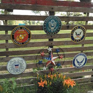 Meet your Posher, Larri